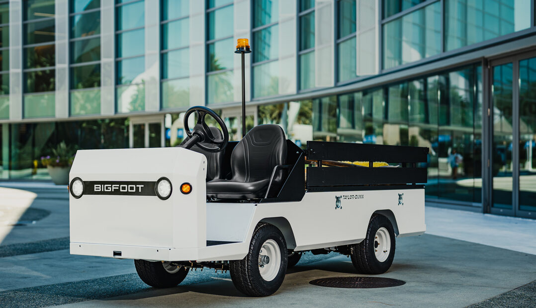 Taylor-Dunn Bigfoot Commercial Utility Truck with Beacon Light